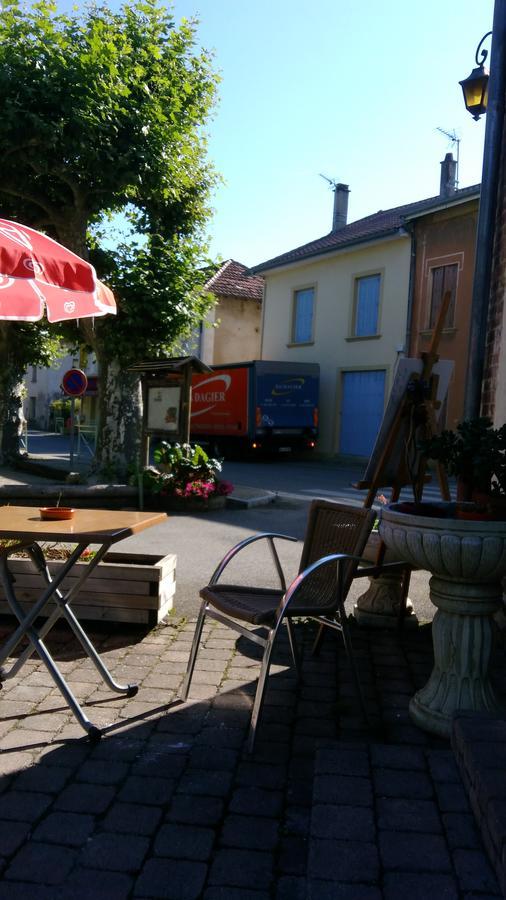 Hotel Le Pic Boeuf Manthes Exterior foto